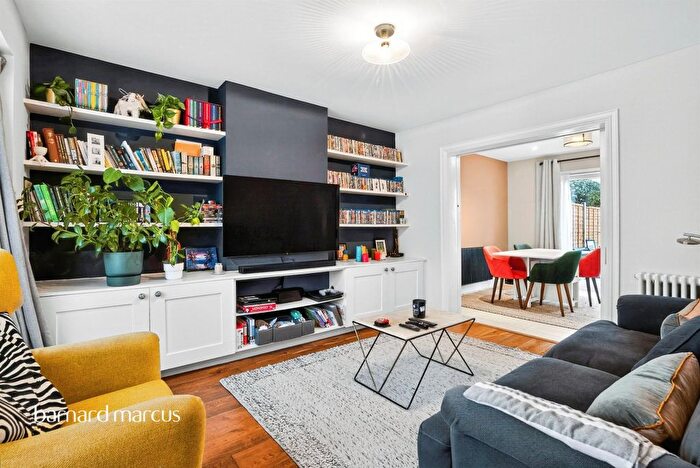 3 Bedroom Terraced House For Sale In Mcleod Road, London, SE2