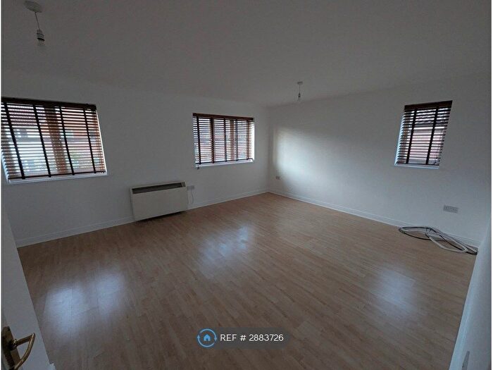 2 Bedroom Flat To Rent In Layton St, Welwyn Garden City, AL7