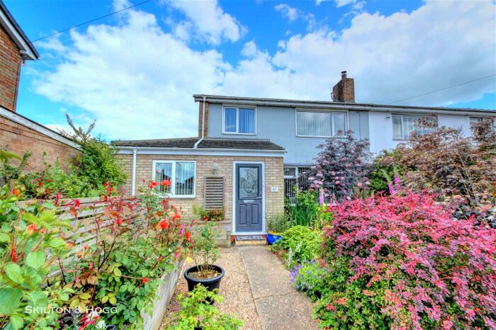 4 Bedroom Semi-Detached House For Sale In Onley Park, Willoughby, Rugby, CV23