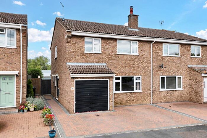 4 Bedroom Semi-Detached House For Sale In Paddock Way, Haddenham, CB6