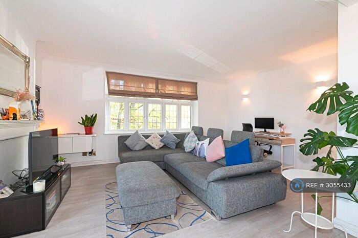 3 Bedroom Flat To Rent In Wendover Court, London, NW2