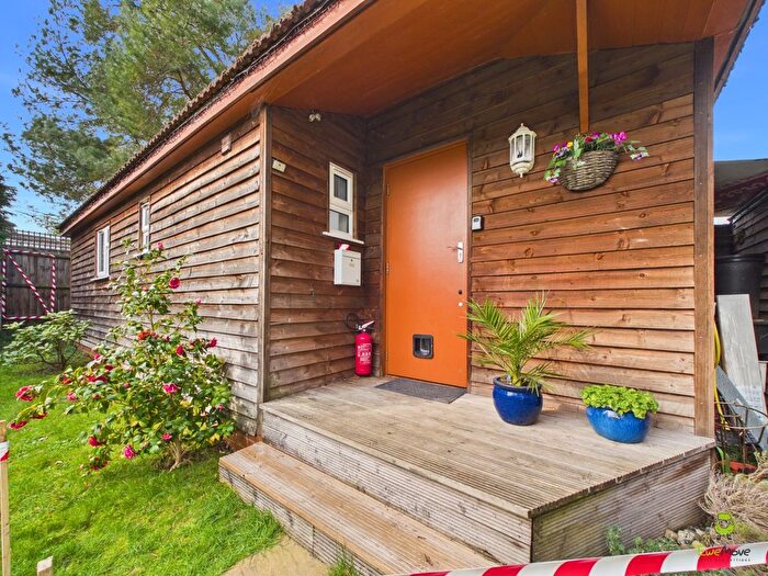 1 Bedroom Detached House For Sale In Woodbrook Road, London, SE2