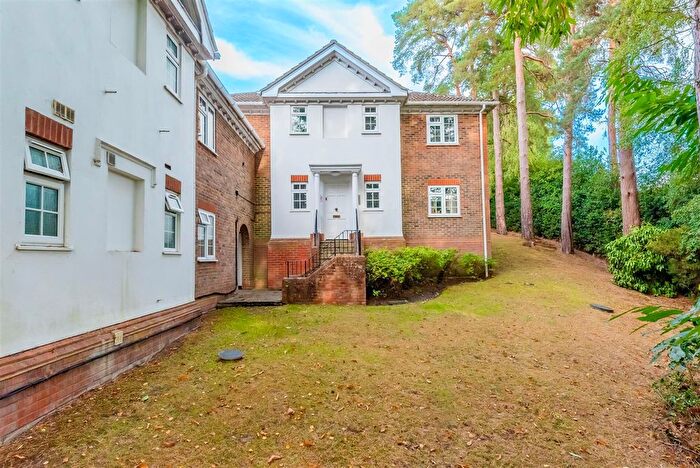 1 Bedroom Flat For Sale In Fairway Heights, Camberley, GU15
