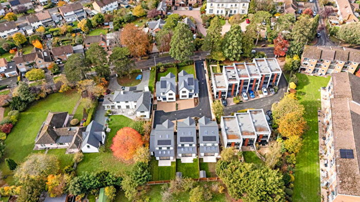 4 Bedroom Detached House For Sale In Cleevelands Drive, Cheltenham, GL50