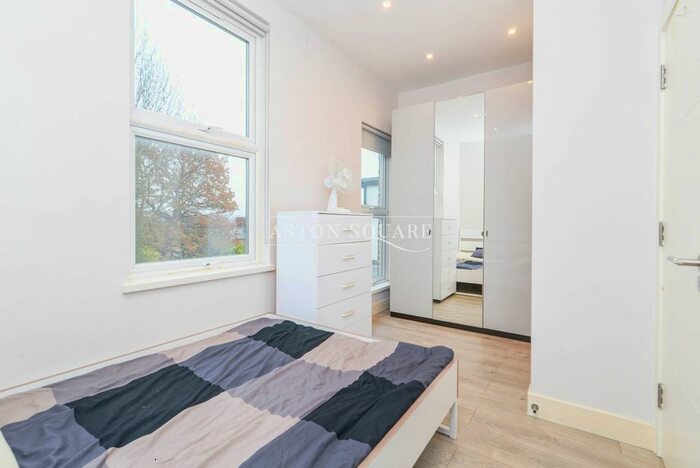 2 Bedroom Flat To Rent In Second Avenue, London, NW4