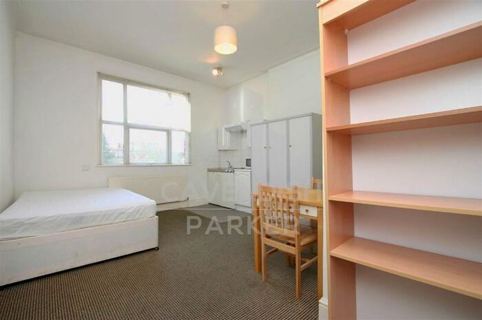 Studio To Rent In Manstone Road, Kilburn, London, NW2