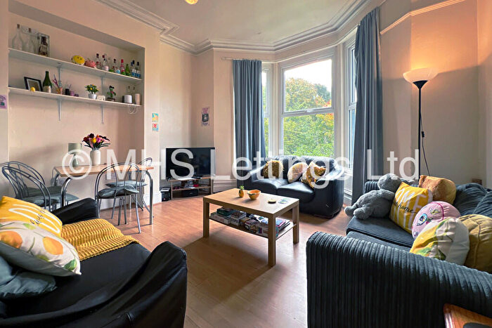 8 Bedroom Terraced House To Rent In Regent Park Terrace, Leeds, LS6