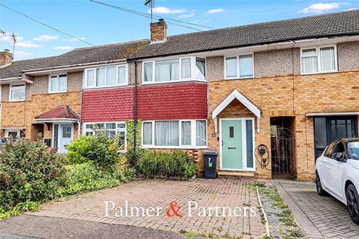 3 Bedroom Terraced House For Sale In Magnolia Close, Chelmsford, Essex, CM2