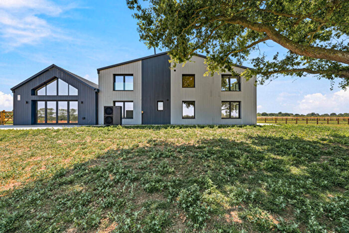 5 Bedroom Barn Conversion For Sale In Woodbarn Lane, Carlton Colville, NR33