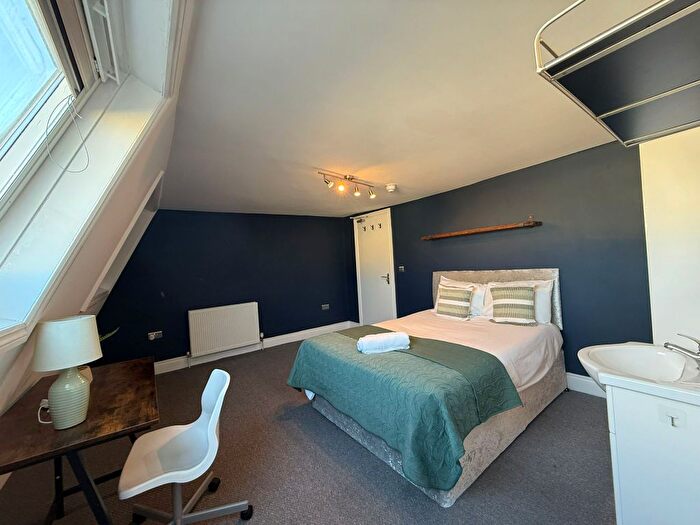 1 Bedroom Property To Rent In Western Road, Hove, BN3