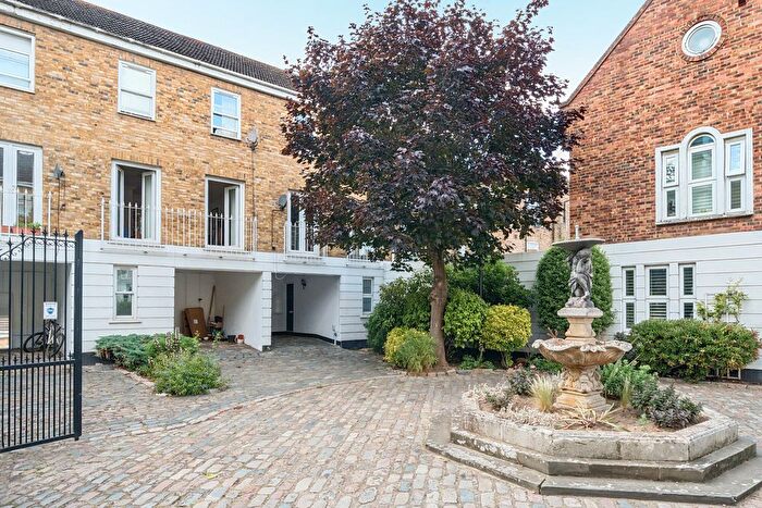 4 Bedroom End Terrace House For Sale In Robinscroft Mews, Greenwich, SE10