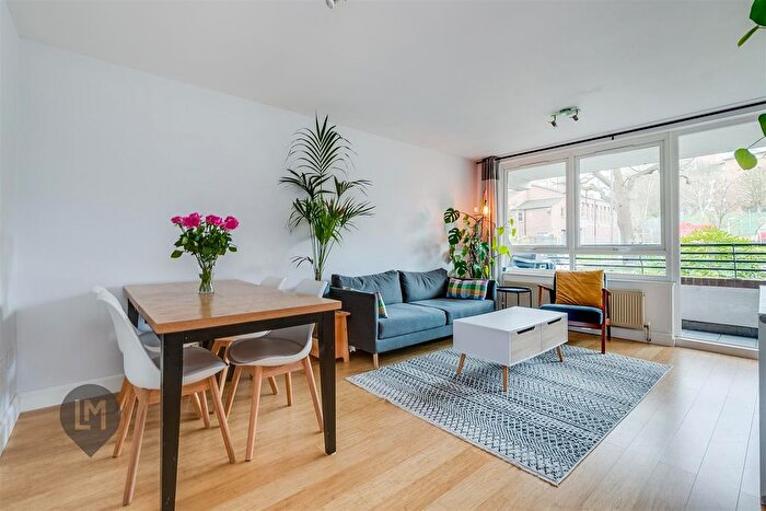 2 Bedroom Flat To Rent In Beaumont Road, London, SW19