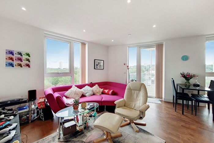 2 Bedroom Flat To Rent In Duncombe House, Woolwich Riverside, London, SE18