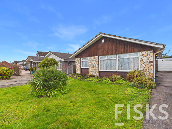 3 Bedroom Detached Bungalow For Sale In Glebelands, Benfleet, SS7