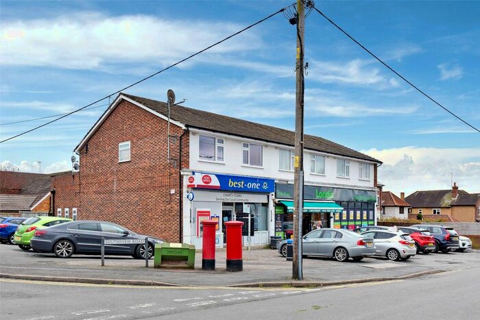 2 Bedroom Maisonette To Rent In Oak Tree Road, Marlow, Buckinghamshire, SL7