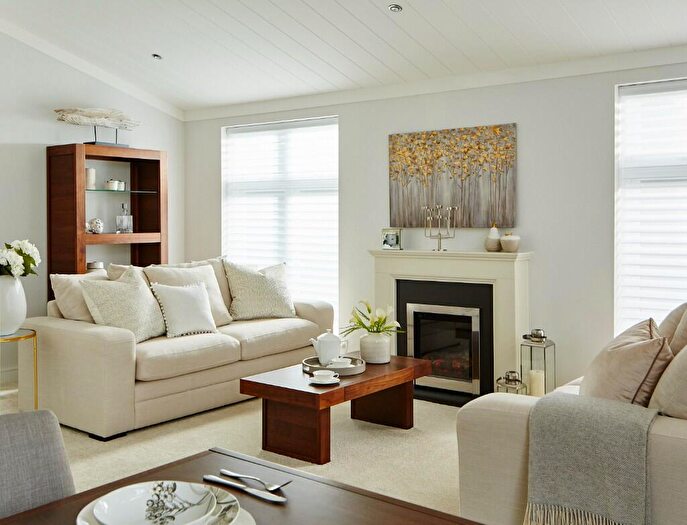 2 Bedroom Park Home For Sale In St Regis Park, Bassetsbury Lane, High Wycombe, Buckinghamshire, HP11