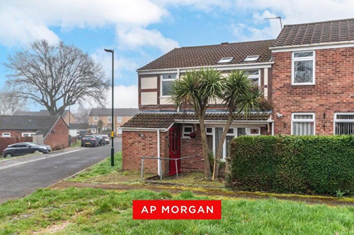 4 Bedroom Semi Detached House To Rent In Seals Green, Birmingham, West Midlands, B38