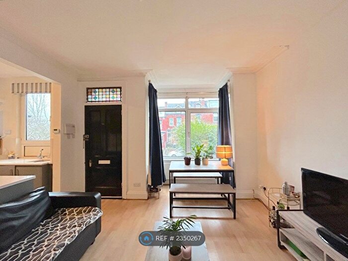 4 Bedroom Terraced House To Rent In St. Anns Avenue, Leeds, LS4