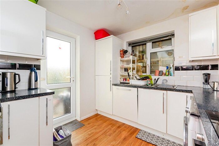 5 Bedroom Semi-Detached House For Sale In Sussex Drive, Walderslade, Chatham, Kent, ME5