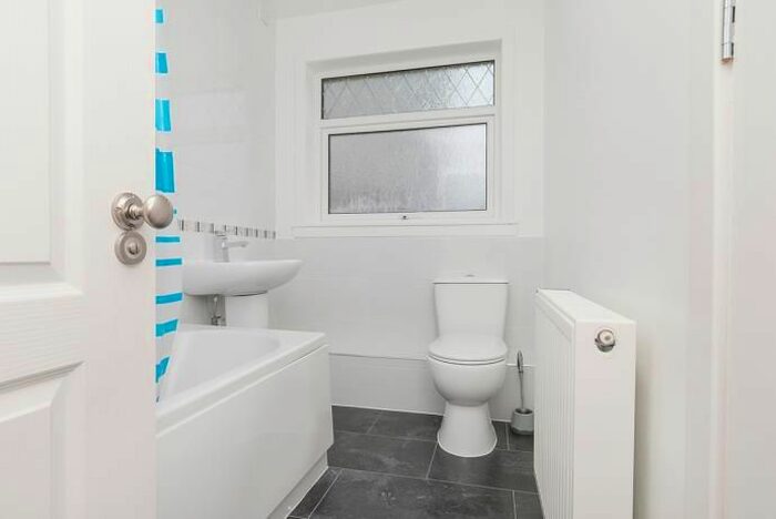 2 Bedroom Flat To Rent In Burnhead Loan, Edinburgh, EH16