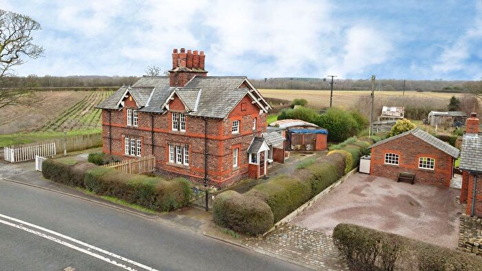 3 Bedroom Semi Detached House For Sale In Runcorn Rd, Higher Walton, WA4