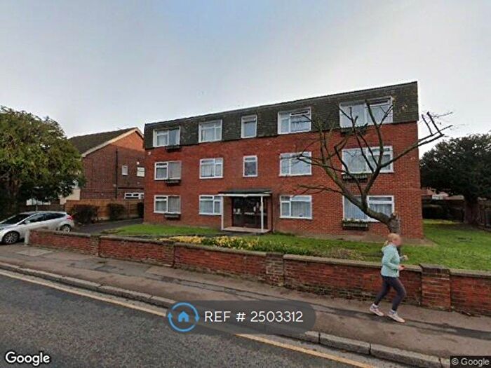 2 Bedroom Flat To Rent In Church Road, Corringham, Stanford-Le-Hope, SS17