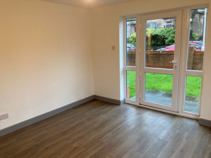 2 Bedroom Flat To Rent In Devonshire Road, Wirral, CH43