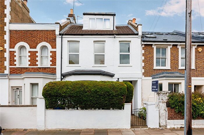 2 Bedroom Flat For Sale In Priory Road, London, W4