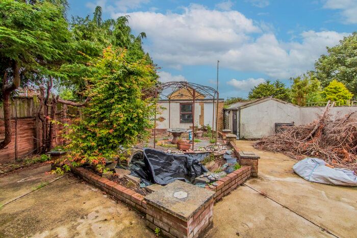 2 Bedroom End Of Terrace House For Sale In Montgomery Avenue, Lowestoft, NR32