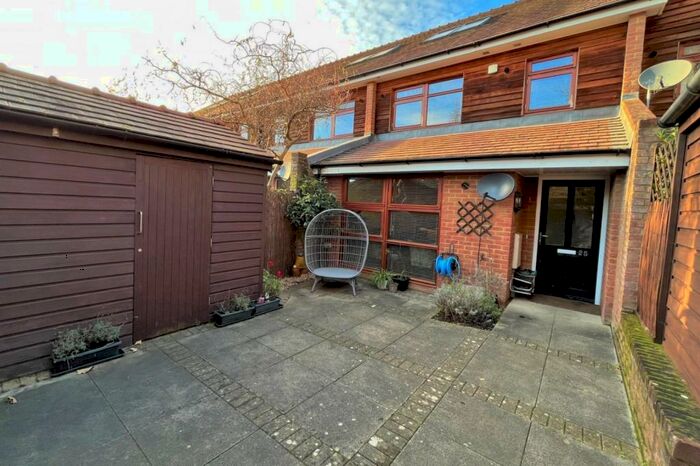 3 Bedroom Terraced House To Rent In Winchester, SO21