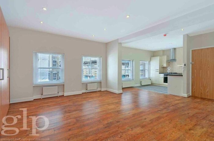 Studio To Rent In Moor Street, Soho, W1D