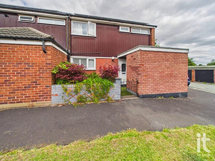 3 Bedroom Semi-Detached House For Sale In Chelburn Close, Offerton, Stockport, SK2