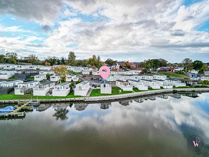 2 Bedroom Mobile/park Home For Sale In Lakeside Caravan Park, Stocks Hill, Winsford, CW7