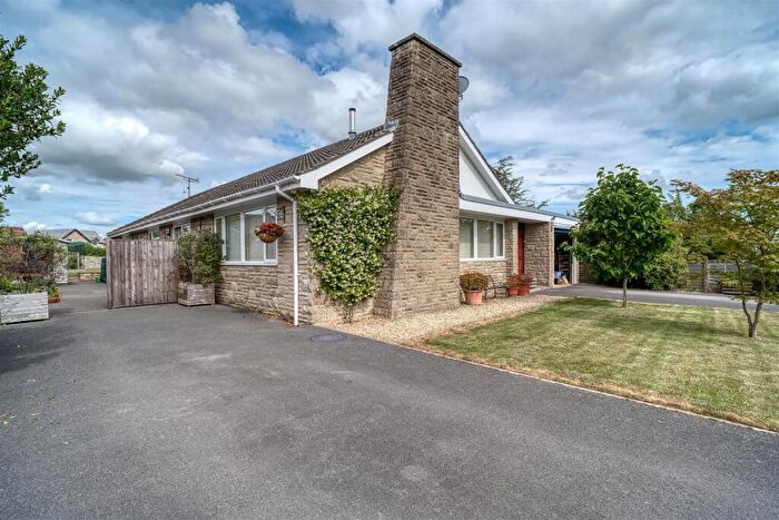 3 Bedroom Detached Bungalow For Sale In Southbrook Gardens, Mere, Warminster, BA12
