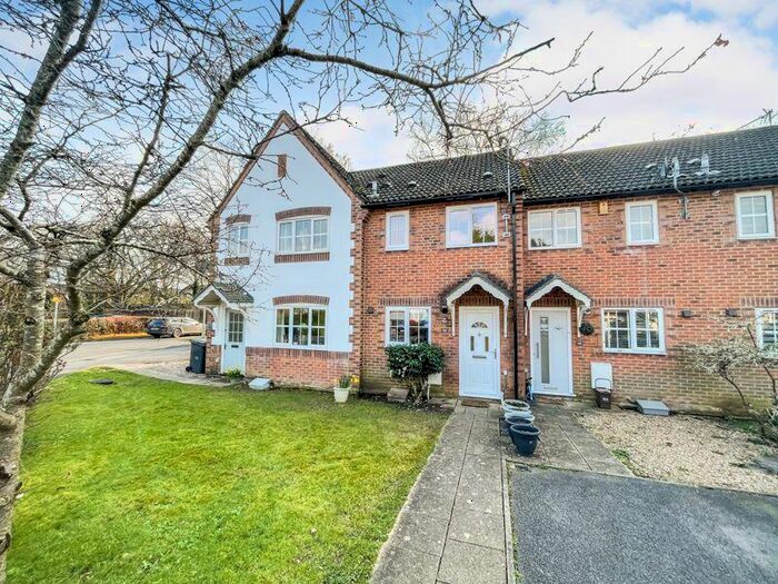 2 Bedroom Terraced House For Sale In Cheltenham Gardens, Hedge End, SO30
