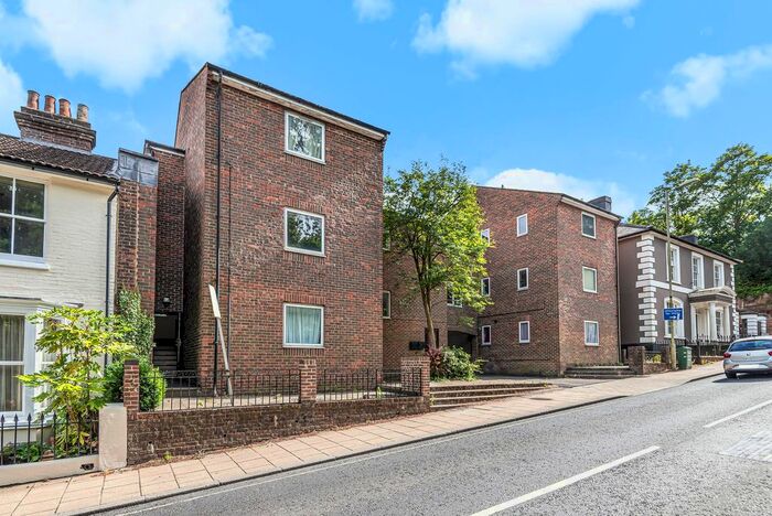 1 Bedroom Flat To Rent In Romsey Road, Winchester, SO22