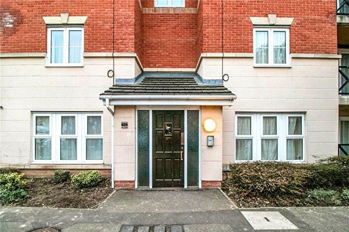 2 Bedroom Apartment For Sale In Collier Way, Southend-on-Sea, Essex, SS1