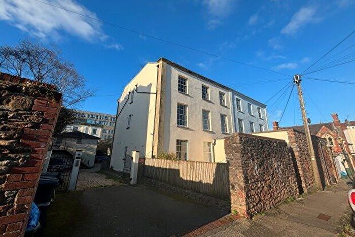 3 Bedroom Flat To Rent In Wetherell Place, Bristol, BS8