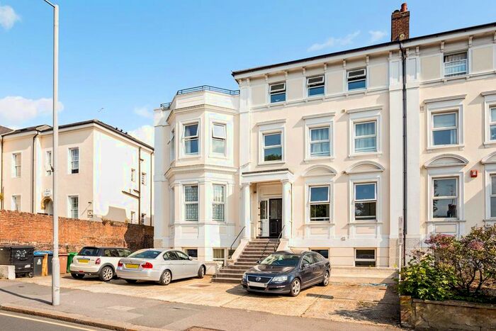 1 Bedroom Flat To Rent In Flat St Marks Hill, Surbiton, KT6