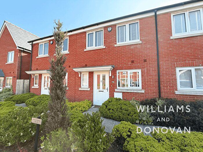 2 Bedroom Terraced House To Rent In Highwell Gardens, Hawkwell, Hockley, SS5