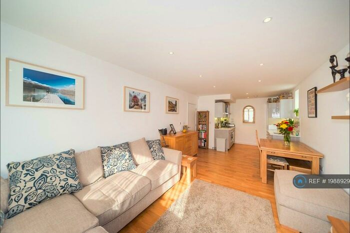 1 Bedroom Flat To Rent In St. Peters Court, London, SE12