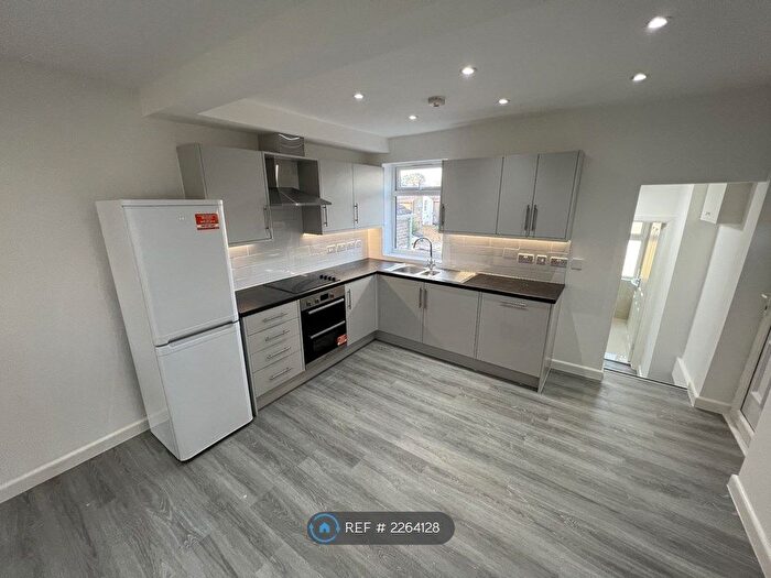 1 Bedroom Flat To Rent In Beckenham Lane, Bromley, BR2