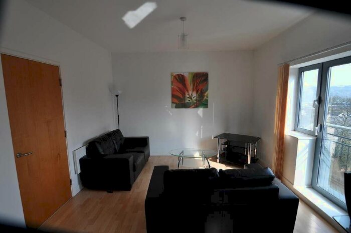 1 Bedroom Flat To Rent In Lister Court, Cuncliffe Rd, Bradford BD8
