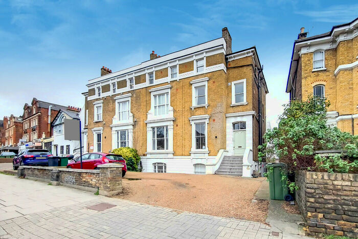 1 Bedroom Apartment To Rent In Lewisham Way, London, SE4