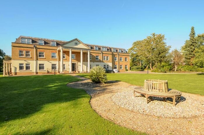 2 Bedroom Flat For Sale In Wellington Lodge, Windsor, SL4