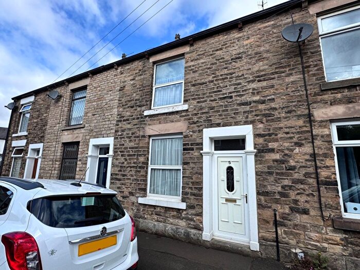 2 Bedroom Terraced House For Sale In Wood Street, New Mills, SK22