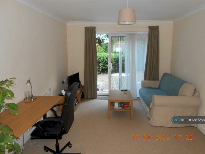 1 Bedroom Flat To Rent In Sycamore House, Winchester, SO23