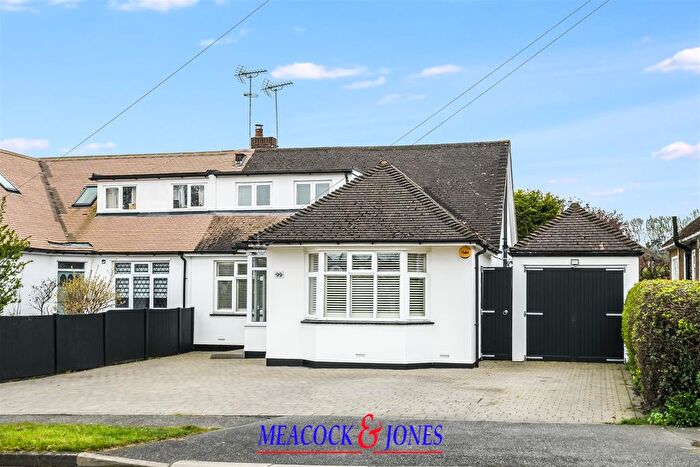 4 Bedroom Semi Detached House For Sale In Sebastian Avenue, Brentwood, CM15