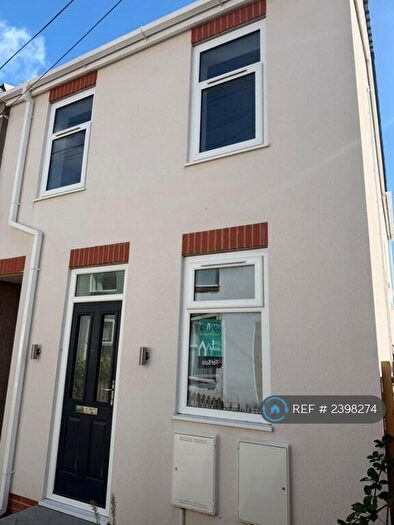 3 Bedroom End Of Terrace House To Rent In Ditmas Avenue, Hull, HU4