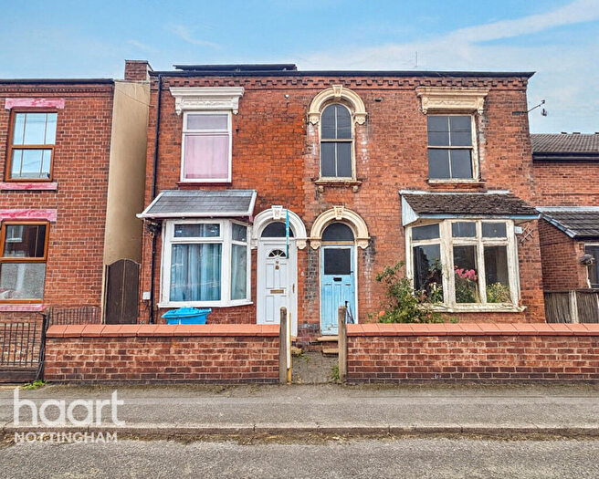 3 Bedroom Semi-Detached House For Sale In Sandford Avenue, Nottingham, NG10